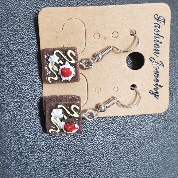 *Sale* Silver tone square brownie earrings - Picture 3 of 7